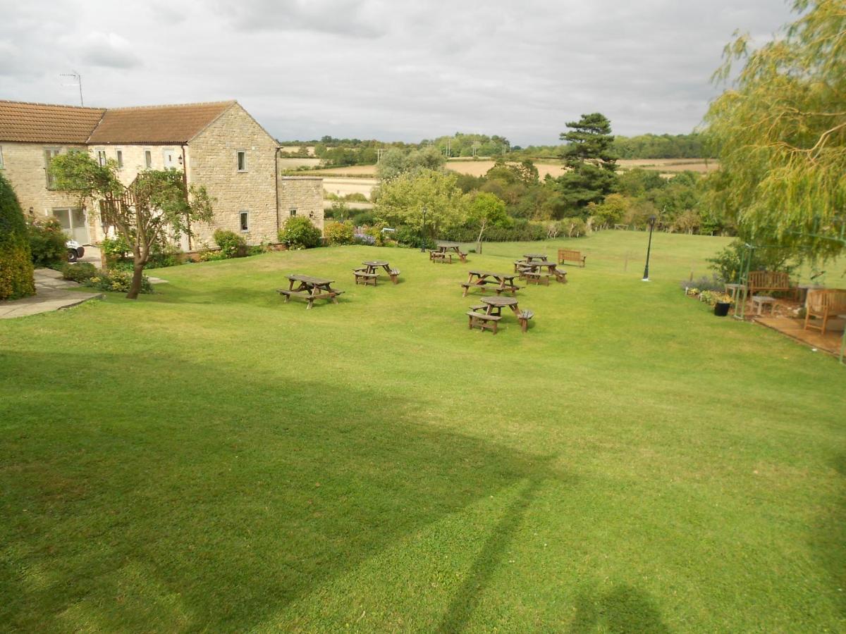 Hôtel Willoughby Arms à Little Bytham Extérieur photo